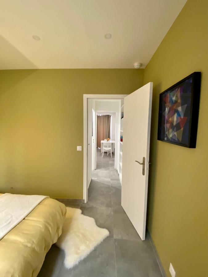 Chez Les Artistes De Menilmontant Apartment Paris Bagian luar foto