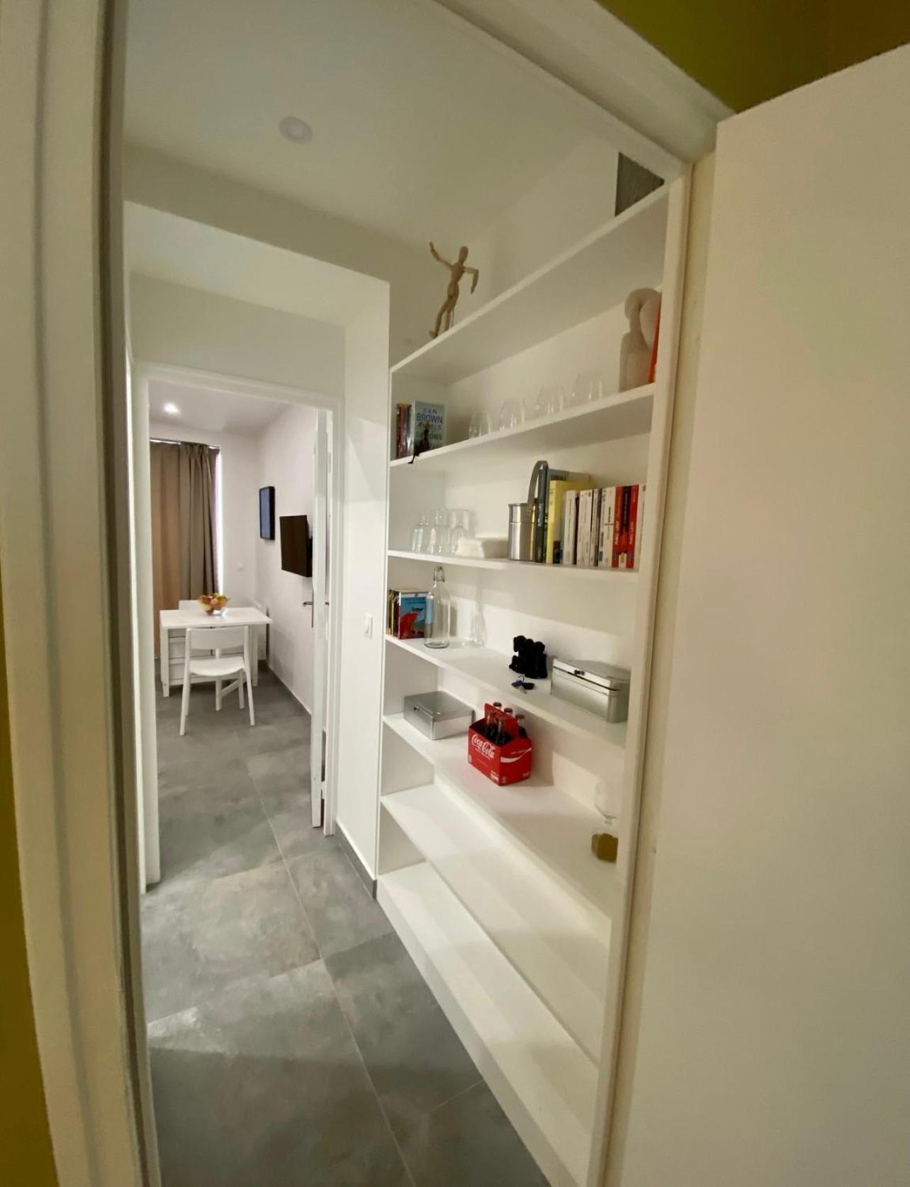 Chez Les Artistes De Menilmontant Apartment Paris Bagian luar foto